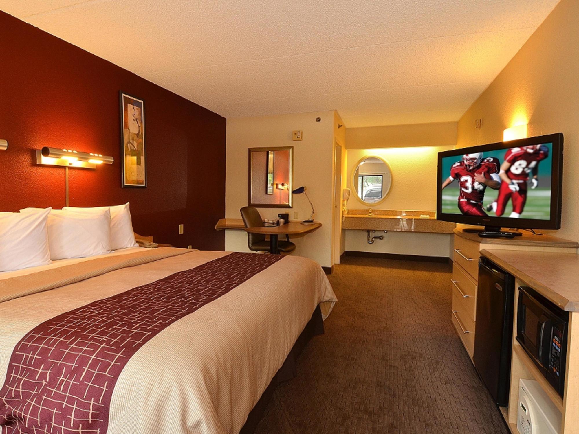 Red Roof Inn Cleveland Airport - Middleburg Heights Room photo